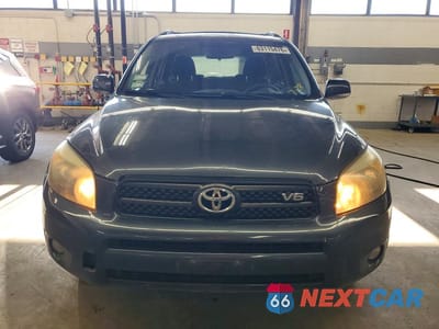 Piąte zdjęcie samochodu w środku: 2006 TOYOTA RAV4 SPORT VIN:JTMBK32V665006197 - miniatura