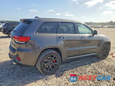 Trzecie zdjęcie samochodu z tyłu: 2018 JEEP GRAND CHEROKEE SRT-8 VIN:1C4RJFDJ0JC215047 - miniatura
