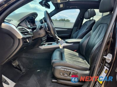 Zdjęcie 7 z 12 samochodu: 2014 BMW X5 XDRIVE50I VIN:5UXKR6C57E0J73531 - miniatura