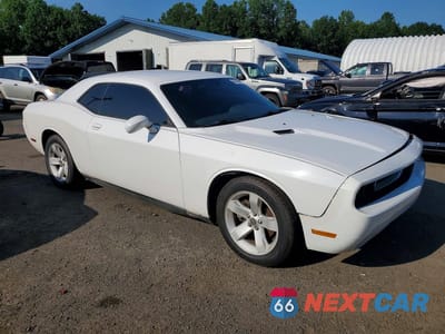 Czwarte zdjęcie samochodu z boku: 2014 DODGE CHALLENGER SXT VIN:2C3CDYAG4EH127109 - miniatura