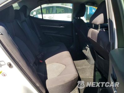 Zdjęcie 10 z 12 samochodu: 2018 TOYOTA CAMRY L VIN:4T1B11HK8JU028670 - miniatura