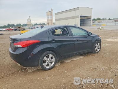 Trzecie zdjęcie samochodu z tyłu: 2013 HYUNDAI ELANTRA GLS VIN:5NPDH4AE8DH355213 - miniatura