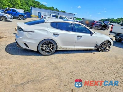 Trzecie zdjęcie samochodu z tyłu: 2023 KIA STINGER GT2 VIN:KNAE55LC7P6134339 - miniatura