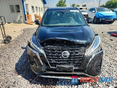 Piąte zdjęcie samochodu w środku: 2021 NISSAN KICKS SR VIN:3N1CP5DV6ML499359 - miniatura