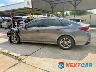 Trzecie zdjęcie samochodu z tyłu: 2019 HYUNDAI SONATA LIMITED VIN:5NPE34AF8KH762375 - miniatura
