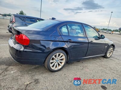 Trzecie zdjęcie samochodu z tyłu: 2011 BMW 328 XI SULEV VIN:WBAPK5G56BNN81272 - miniatura