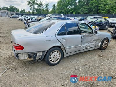 Trzecie zdjęcie samochodu z tyłu: 2001 MERCEDES-BENZ E 320 VIN:WDBJF65J91B337925 - miniatura