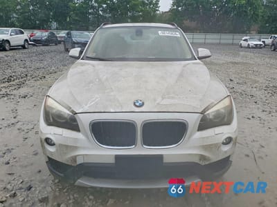 Piąte zdjęcie samochodu w środku: 2013 BMW X1 XDRIVE28I VIN:WBAVL1C5XDVR82006 - miniatura
