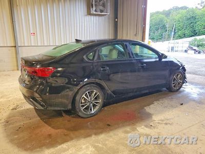 Trzecie zdjęcie samochodu z tyłu: 2023 KIA FORTE LXS VIN:3KPF24AD0PE655760 - miniatura
