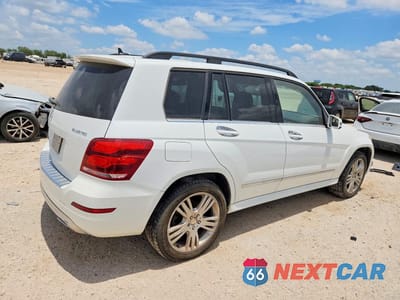 Trzecie zdjęcie samochodu z tyłu: 2014 MERCEDES-BENZ GLK 250 BLUETEC VIN:WDCGG0EB6EG224824 - miniatura