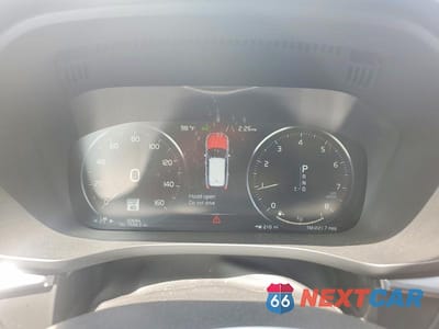 Zdjęcie 9 z 13 samochodu: 2021 VOLVO XC60 T5 MOMENTUM VIN:YV4102RKXM1797990 - miniatura