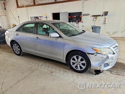 Czwarte zdjęcie samochodu z boku: 2011 TOYOTA CAMRY LE VIN:4T1BF3EK6BU754563 - miniatura