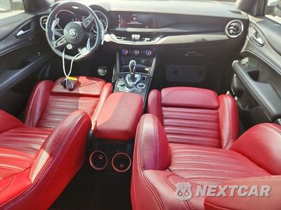 Zdjęcie 8 z 13 samochodu: 2022 ALFA ROMEO STELVIO VIN:ZASPAJAN4N7D37188 - miniatura