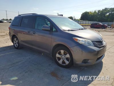 Czwarte zdjęcie samochodu z boku: 2017 TOYOTA SIENNA LE VIN:5TDKZ3DC2HS792097 - miniatura