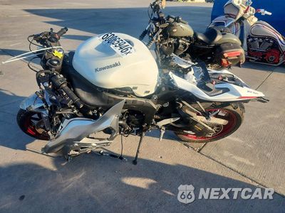 Trzecie zdjęcie samochodu z tyłu: 2024 KAWASAKI ZX636 K VIN:JKBZXJK17RA002324 - miniatura