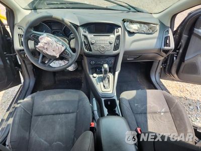 Zdjęcie 8 z 12 samochodu: 2017 FORD FOCUS SE VIN:1FADP3F29HL210507 - miniatura