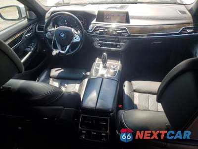 Zdjęcie 8 z 12 samochodu: 2016 BMW 750 XI VIN:WBA7F2C57GG419395 - miniatura