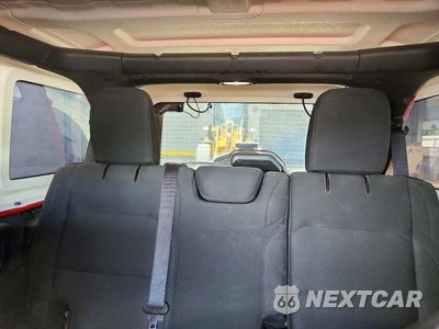 Zdjęcie 10 z 13 samochodu: 2019 JEEP WRANGLER UNLIMITED SAHARA VIN:1C4HJXEN8KW511307 - miniatura