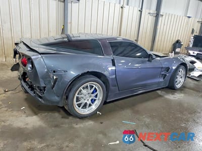Trzecie zdjęcie samochodu z tyłu: 2010 CHEVROLET CORVETTE ZR-1 VIN:1G1YN2DT6A5800707 - miniatura
