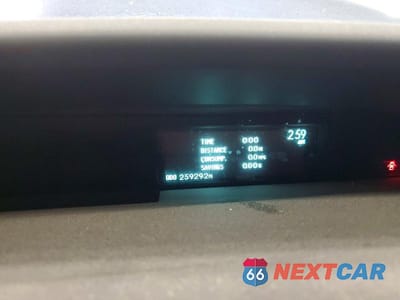 Zdjęcie 9 z 12 samochodu: 2014 TOYOTA PRIUS TWO VIN:JTDKN3DU7E1803219 - miniatura