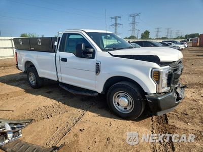Czwarte zdjęcie samochodu z boku: 2019 FORD F250 SUPER DUTY VIN:1FTBF2A64KEG54544 - miniatura