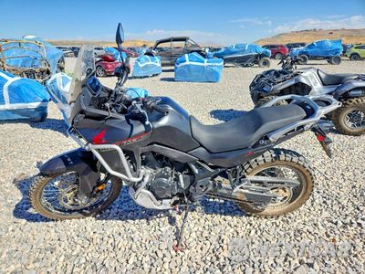 Trzecie zdjęcie samochodu z tyłu: 2024 HONDA XL750 VIN:JH2RD1611RK102577 - miniatura