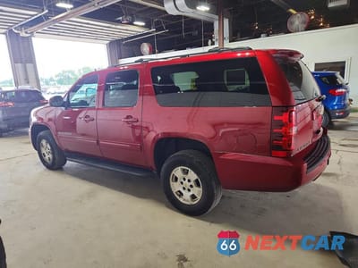 Drugie zdjęcie samochodu z przodu: 2013 CHEVROLET SUBURBAN K1500 LS VIN:1GNSKHE75DR343256 - miniatura