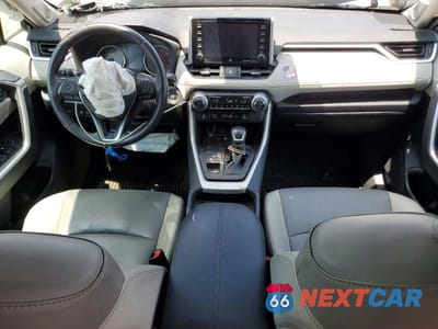 Zdjęcie 8 z 13 samochodu: 2019 TOYOTA RAV4 XLE PREMIUM VIN:2T3A1RFV9KW073391 - miniatura
