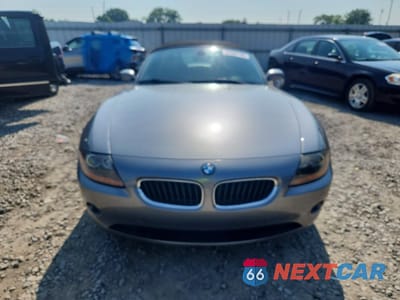 Piąte zdjęcie samochodu w środku: 2003 BMW Z4 2.5 VIN:4USBT33493LR62732 - miniatura