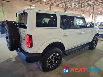 Trzecie zdjęcie samochodu z tyłu: 2025 FORD BRONCO OUTER BANKS VIN:1FMDE8BHXSLA64676 - miniatura