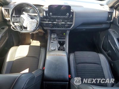 Zdjęcie 8 z 14 samochodu: 2023 NISSAN PATHFINDER SV VIN:5N1DR3BD6PC237525 - miniatura
