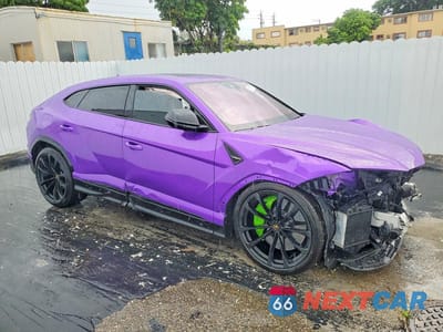 Czwarte zdjęcie samochodu z boku: 2022 LAMBORGHINI URUS VIN:ZPBUA1ZL6NLA21550 - miniatura