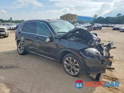 Czwarte zdjęcie samochodu z boku: 2015 BMW X5 SDRIVE35I VIN:5UXKR2C54F0H37231 - miniatura