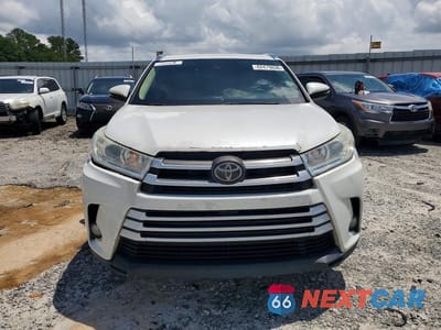 Piąte zdjęcie samochodu w środku: 2017 TOYOTA HIGHLANDER XLE VIN:5TDKZRFH1HS519857 - miniatura