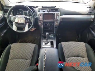 Zdjęcie 8 z 13 samochodu: 2019 TOYOTA 4RUNNER VIN:JTEBU5JRXK5665609 - miniatura