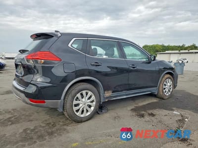 Trzecie zdjęcie samochodu z tyłu: 2017 NISSAN ROGUE S VIN:KNMAT2MT2HP580947 - miniatura