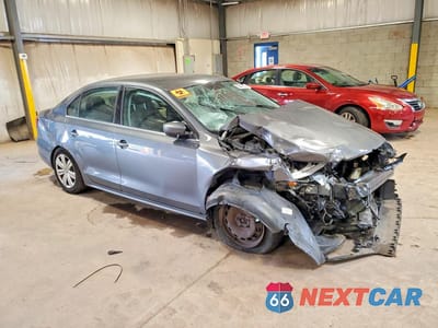 Czwarte zdjęcie samochodu z boku: 2017 VOLKSWAGEN JETTA S VIN:3VW2B7AJ6HM228870 - miniatura