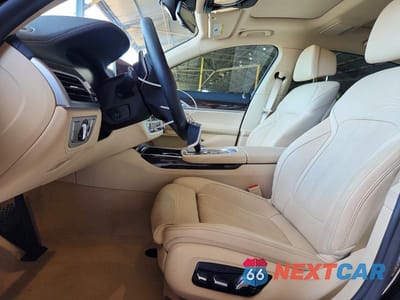 Zdjęcie 7 z 12 samochodu: 2020 BMW 740 I VIN:WBA7T2C0XLGL17161 - miniatura