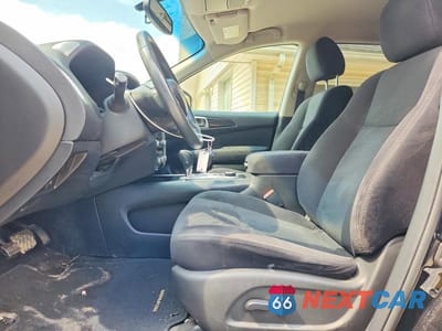 Zdjęcie 7 z 13 samochodu: 2016 NISSAN PATHFINDER SV VIN:5N1AR2MM5GC614761 - miniatura