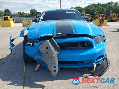 Piąte zdjęcie samochodu w środku: 2014 FORD MUSTANG VIN:1ZVBP8AM0E5245120 - miniatura