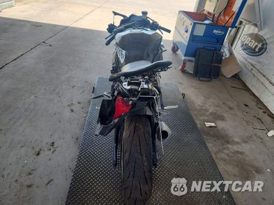 Czwarte zdjęcie samochodu z boku: 2016 YAMAHA YZFR1S VIN:JYARN42E9GA000619 - miniatura
