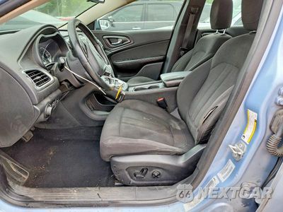 Zdjęcie 7 z 12 samochodu: 2015 CHRYSLER 200 LIMITED VIN:1C3CCCAB5FN695274 - miniatura