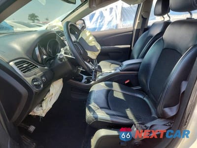 Zdjęcie 7 z 13 samochodu: 2019 DODGE JOURNEY CROSSROAD VIN:3C4PDCGBXKT862594 - miniatura