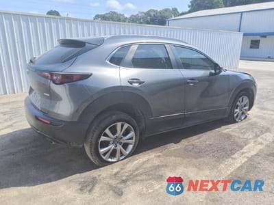 Trzecie zdjęcie samochodu z tyłu: 2022 MAZDA CX-30 SELECT VIN:3MVDMBBL4NM400445 - miniatura