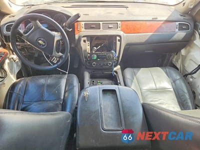 Zdjęcie 8 z 14 samochodu: 2011 CHEVROLET TAHOE C1500 LT VIN:1GNSCBE00BR111724 - miniatura