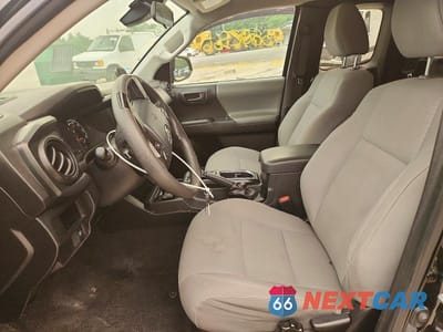 Zdjęcie 7 z 12 samochodu: 2019 TOYOTA TACOMA SR VIN:5TFSX5EN7KX064682 - miniatura