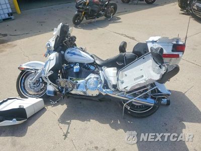 Trzecie zdjęcie samochodu z tyłu: 2005 HARLEY-DAVIDSON FLHTCUI VIN:1HD1FCW135Y682500 - miniatura