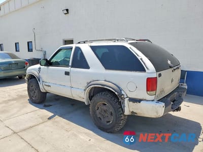 Drugie zdjęcie samochodu z przodu: 2001 CHEVROLET BLAZER VIN:1GNCT18WX1K163836 - miniatura