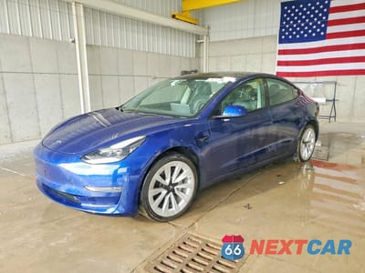 2022 TESLA MODEL 3 5YJ3E1EA7NF303789 - główne zdjęcie licytacji z USA - miniatura
