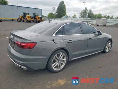 Trzecie zdjęcie samochodu z tyłu: 2023 AUDI A4 PREMIUM PLUS 45 VIN:WAUEAAF40PN002621 - miniatura